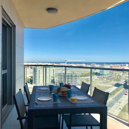 Oceanografic Apartment. Parking. Wi-fi