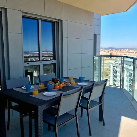 Oceanografic Apartment. Parking. Wi-fi *
