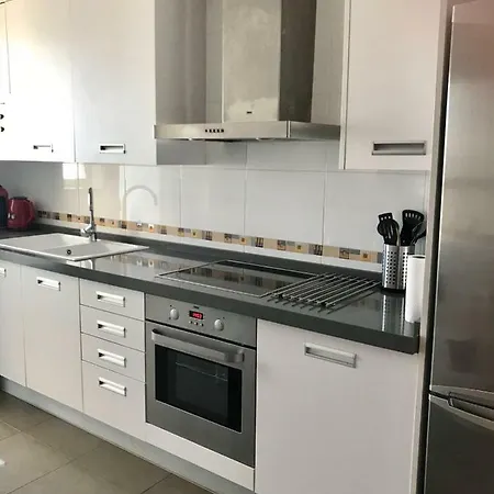 Oceanografic Apartment. Parking. Wi-fi דירה